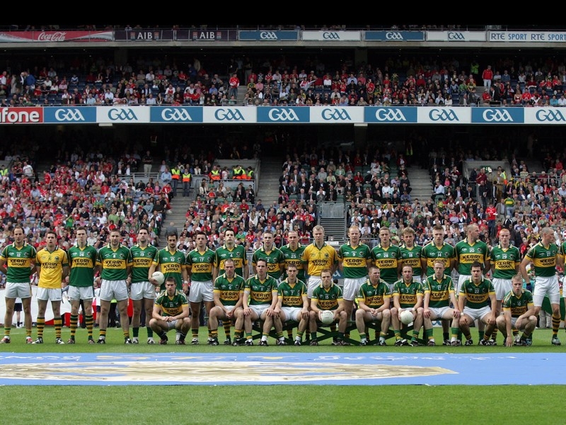 The winning 2009 Kerry football team before throw-in