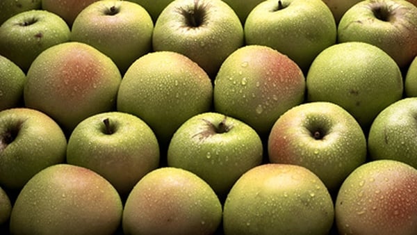 Golden Delicious Apple Claufoutis