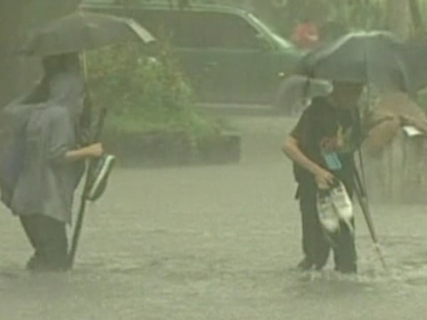 Philippines - Tycoon hits Luzon