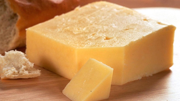 Cheddar Cheese and Onion Omelette