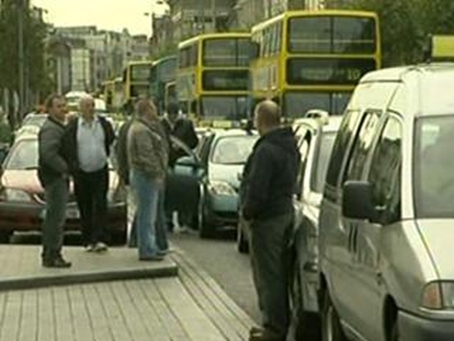 O'Connell St - Drivers protest over industry conditions
