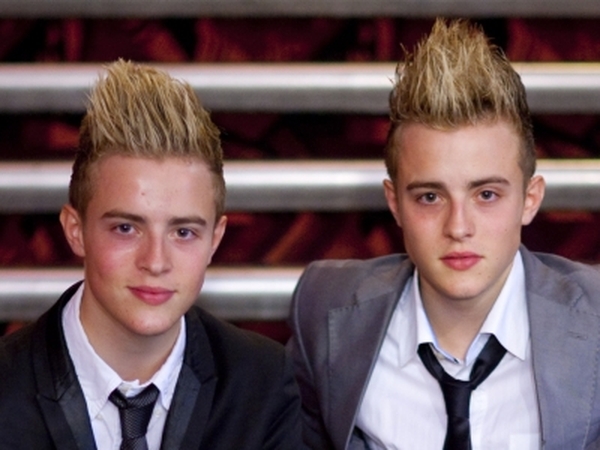 'Jedward' - harsh criticism from Simon Cowell