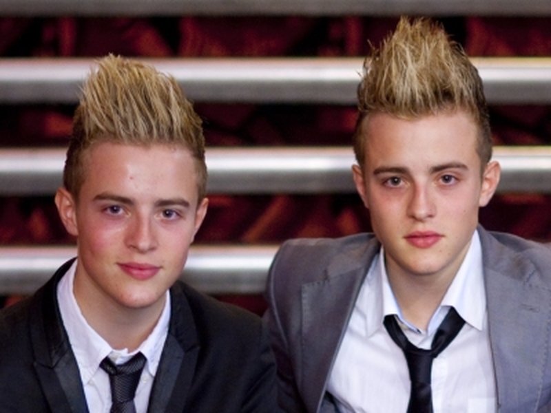 'Jedward' - harsh criticism from Simon Cowell
