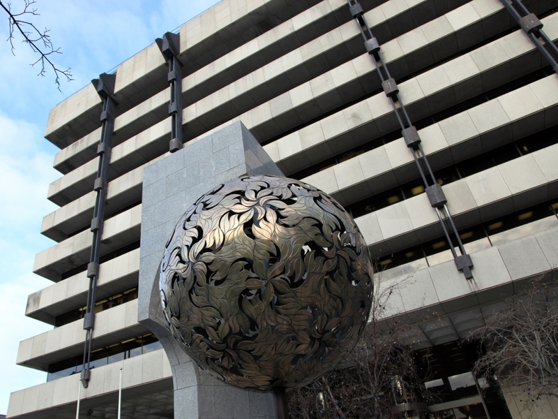 Central Bank - Report backs social welfare cuts