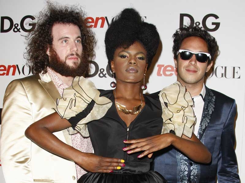 Noisettes - Enjoying fame