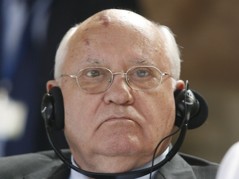 Mikhail Gorbachev - Attack on Russian democracy