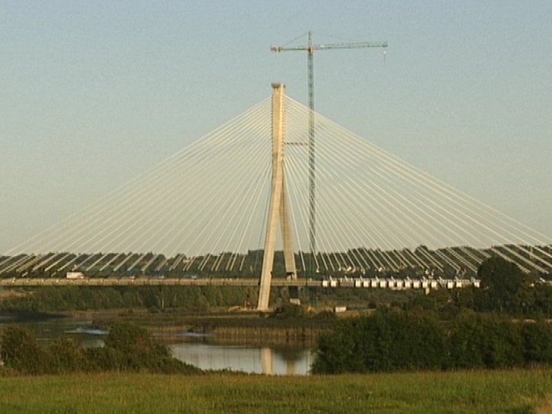 Waterford - 465m cable-stayed bridge