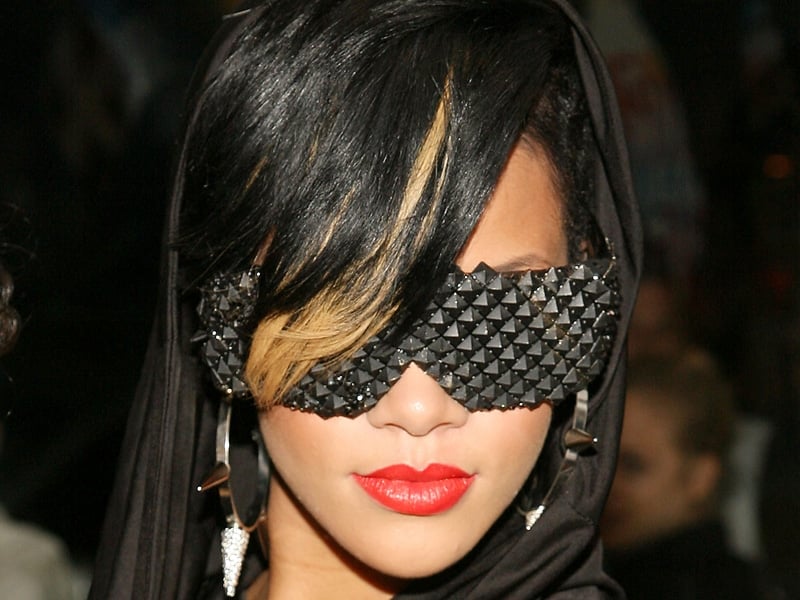 Rihanna - New album out next month