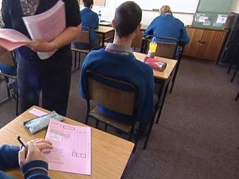 Education - Streaming students has negative effect