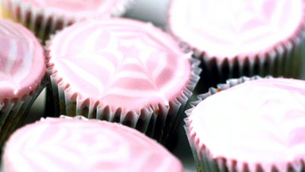 Creepy Cup Cakes