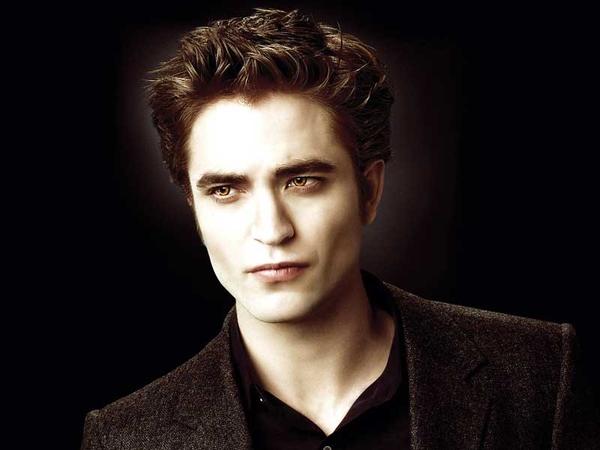 Pattinson - Promises a 'serious' movie in Eclipse