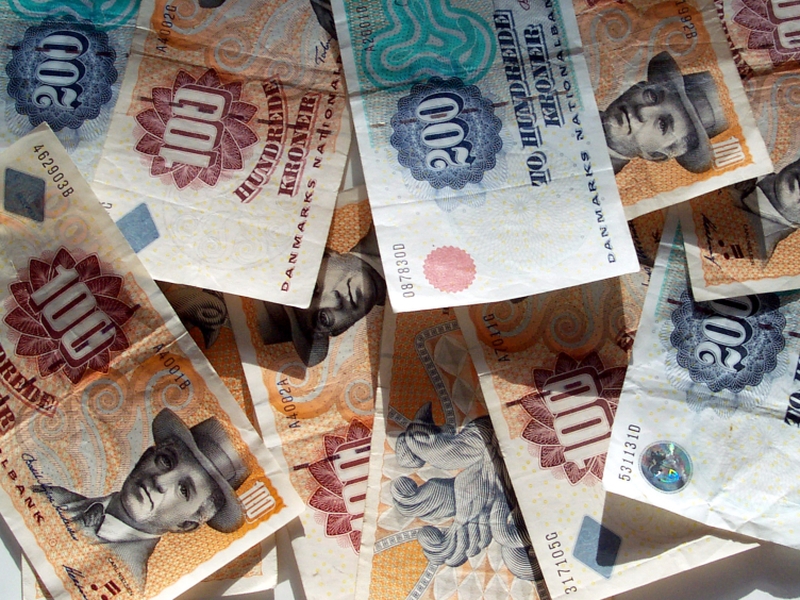 Denmark - Offering money to immigrants