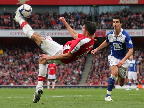Robin Van Persie helped Arsenal ensure a third-place finish