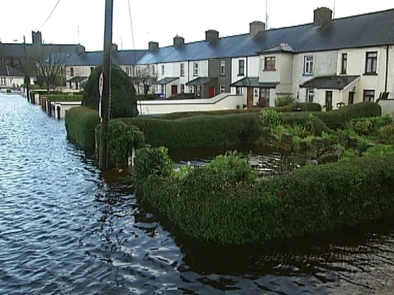 Athlone - Many housing estates under water