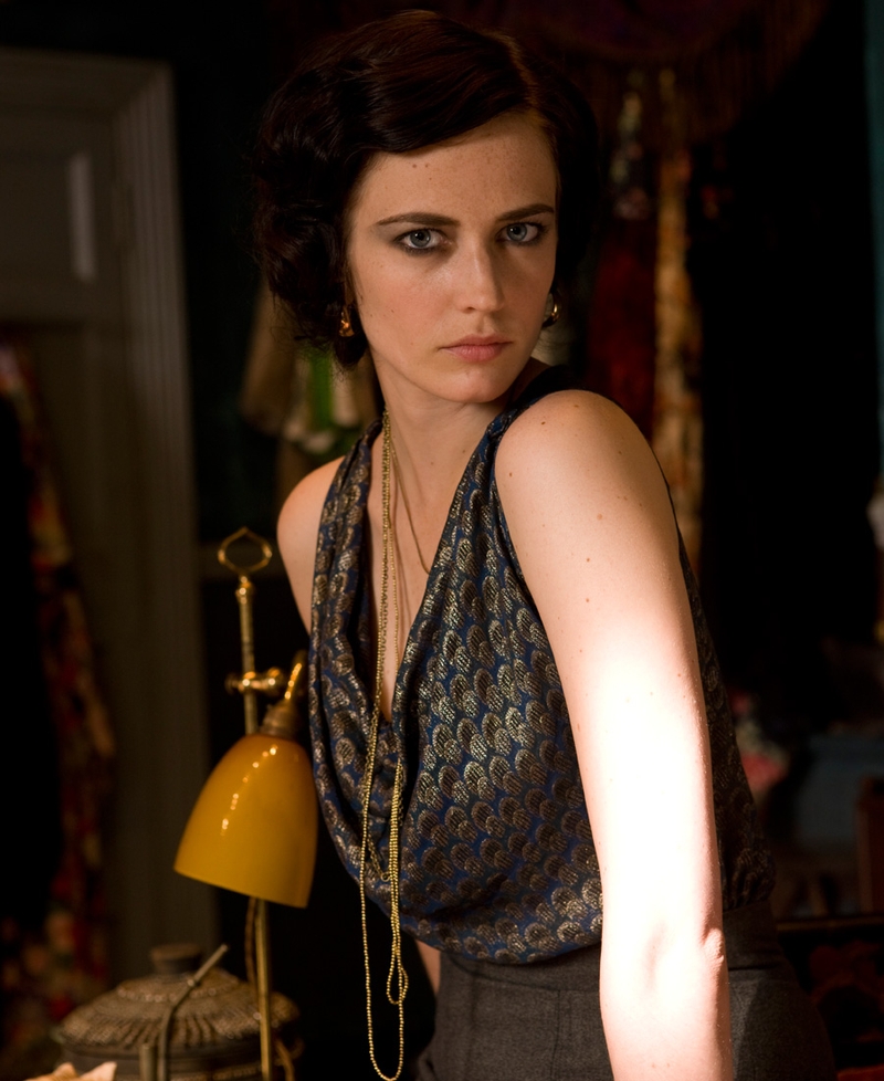 Eva Green plays a glamourous but dark character in 'Cracks'