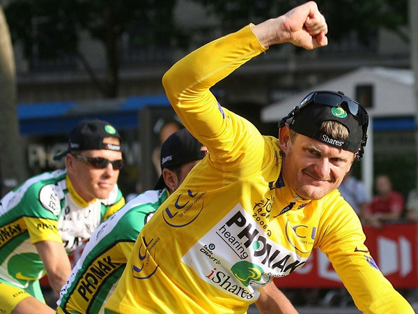 Floyd Landis has admitted doping in a series of emails to cycling authorities according to a report in the Wall Street Journal