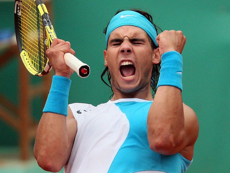 Nadal remains on course to defend title