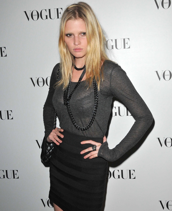 Stone - Givenchy designer to make wedding dress