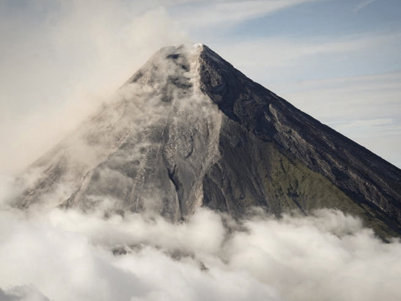 Mayon volcano - Villagers evacuated