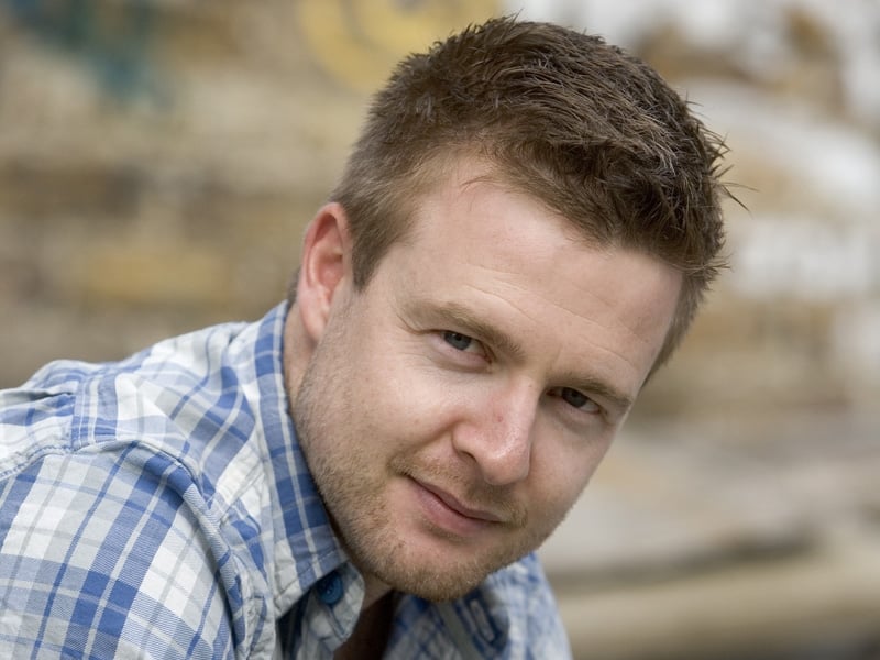 Aidan Power brings us lots of celebrity chat and music this evening