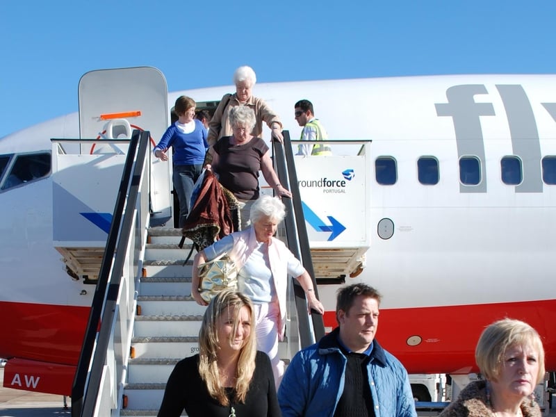 Flyglobespan - Scottish airline grounded