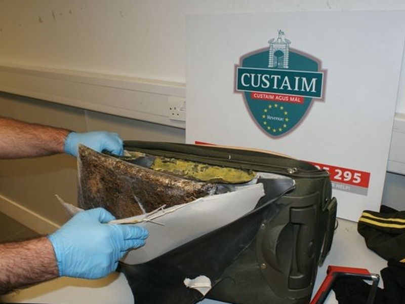 Customs - Cocaine hidden in false bag