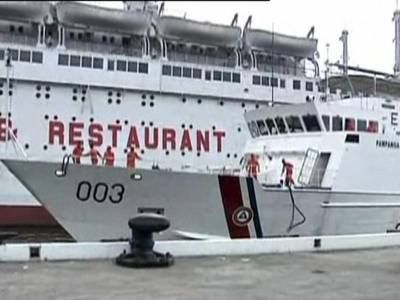 Philippines - Rescue after collision