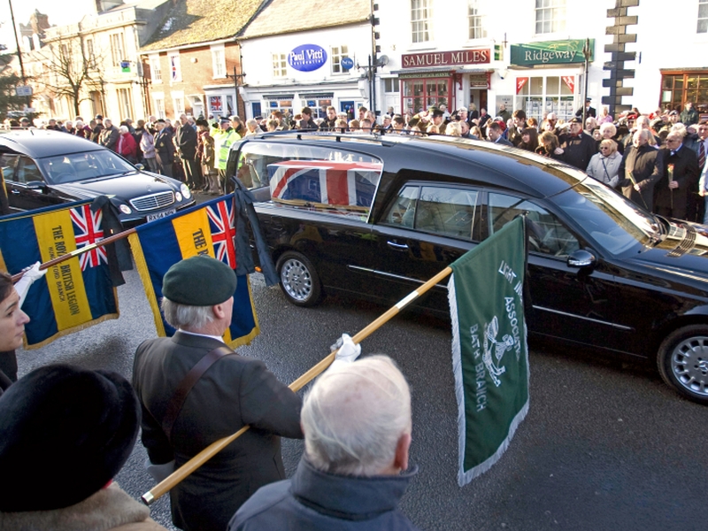 Wootton Bassett - Honours British soldiers