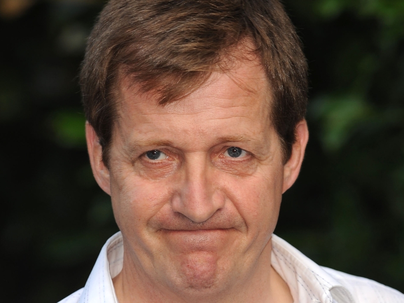 Alastair Campbell - Blair is 'totally honourable man'