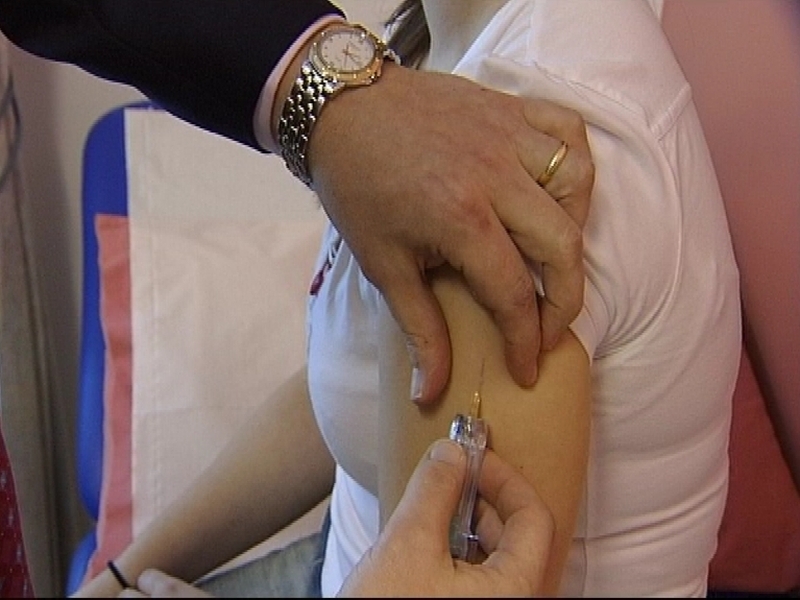 Vaccination - 30,000 teenage girls to get Gardasil