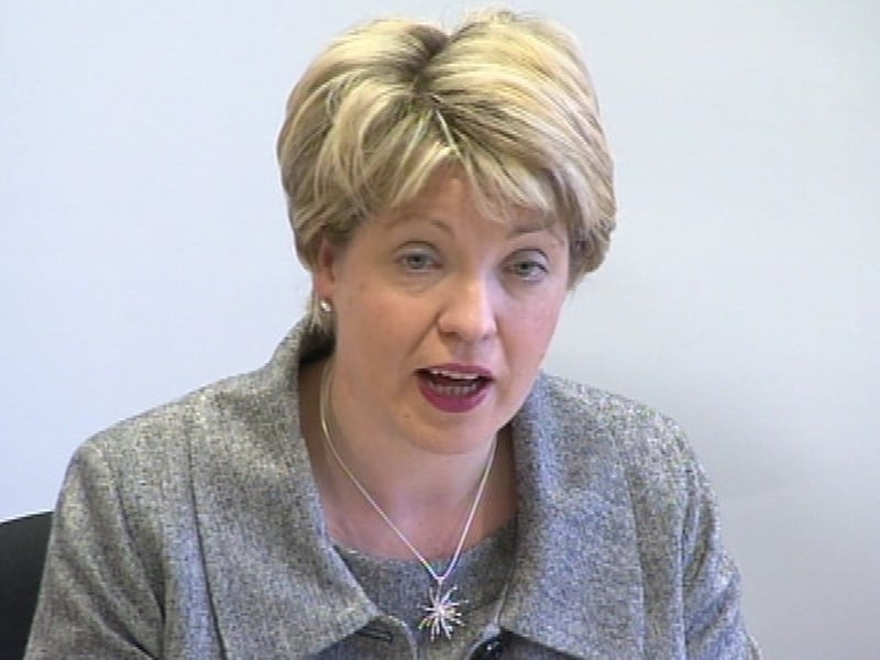 Mary Coughlan - Will not ask Aer Lingus to vacate Hangar 6