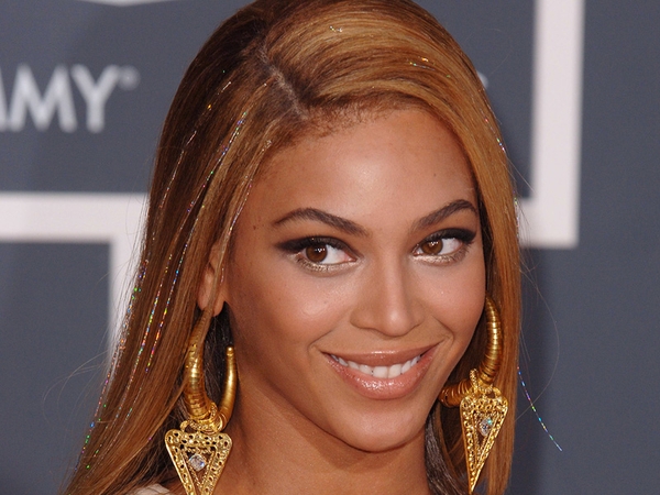 Knowles - Second wedding anniversary on 4 April