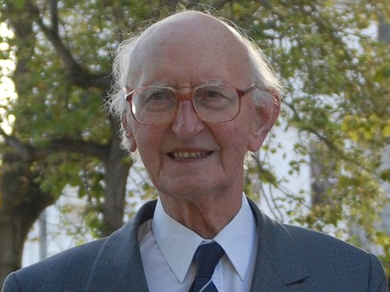 Tomás MacGiolla - Died after a long illness