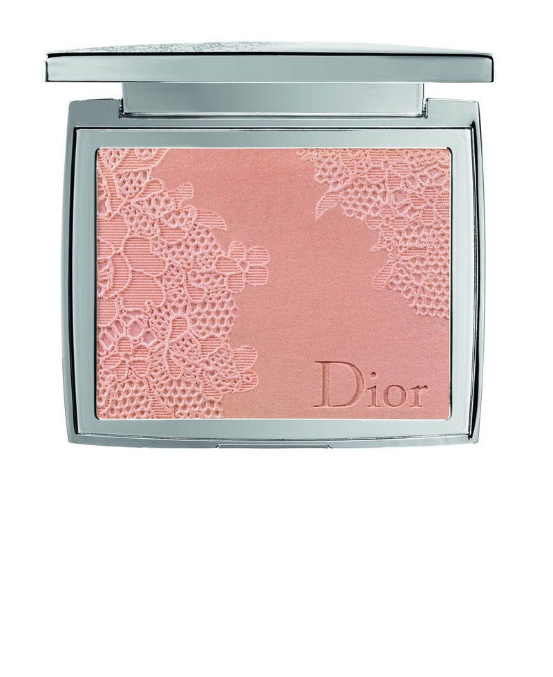 Illuminating Lace-Effect Powder