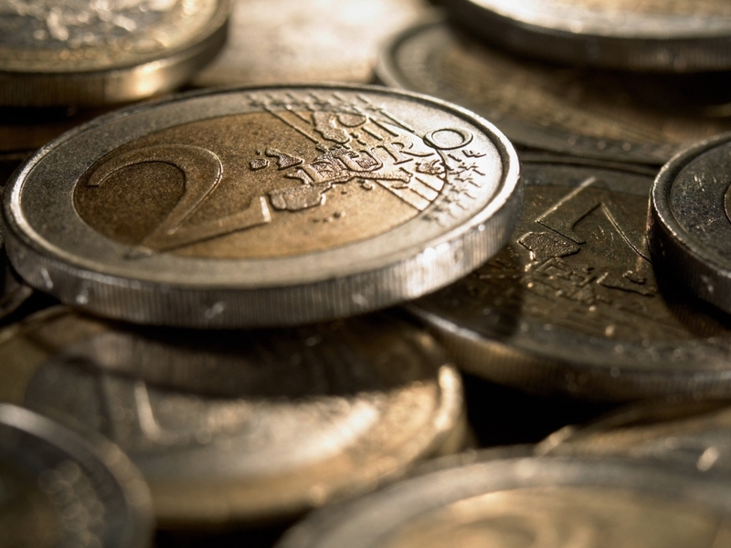 Euro - Under pressure