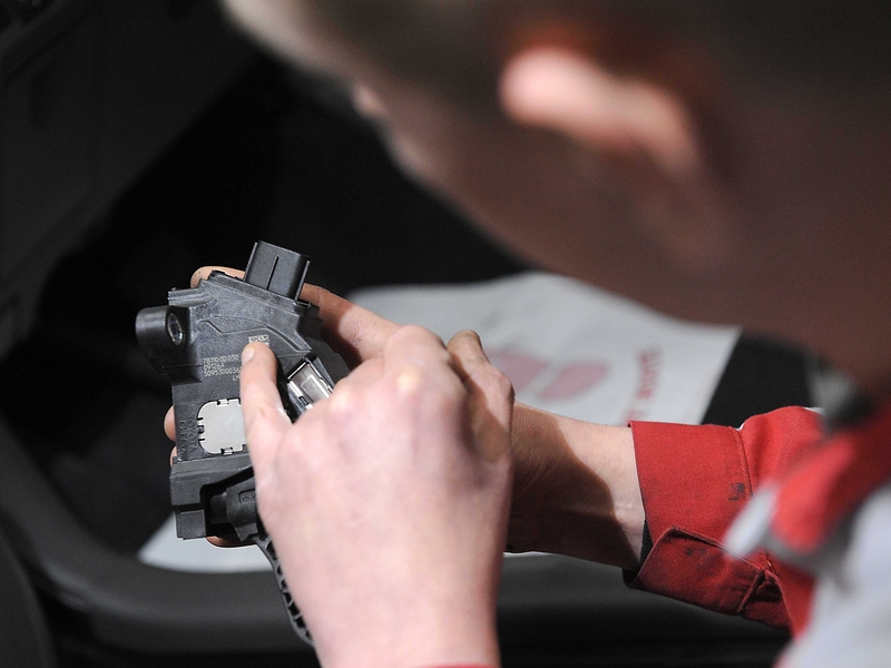 Toyota - 2010 Lexus model sales halted in US