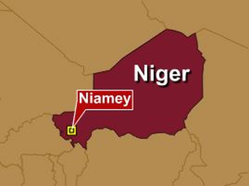 Niger - Smoke seen coming from presidential palace