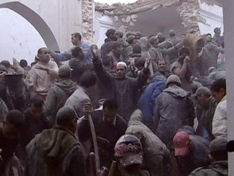 Meknes - Mosque was crowded when minaret fell