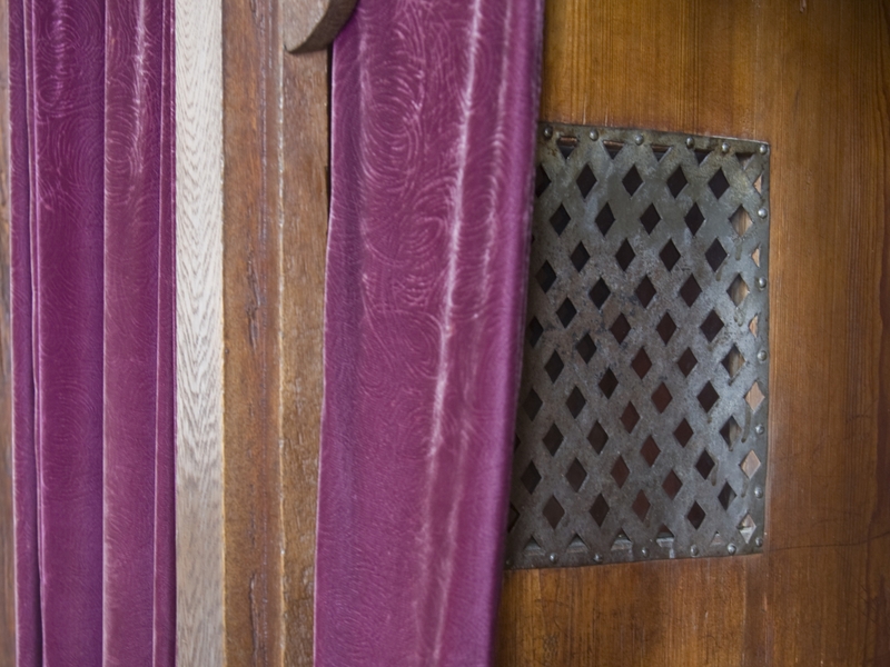 Confession - Just a phone call away for French Catholics