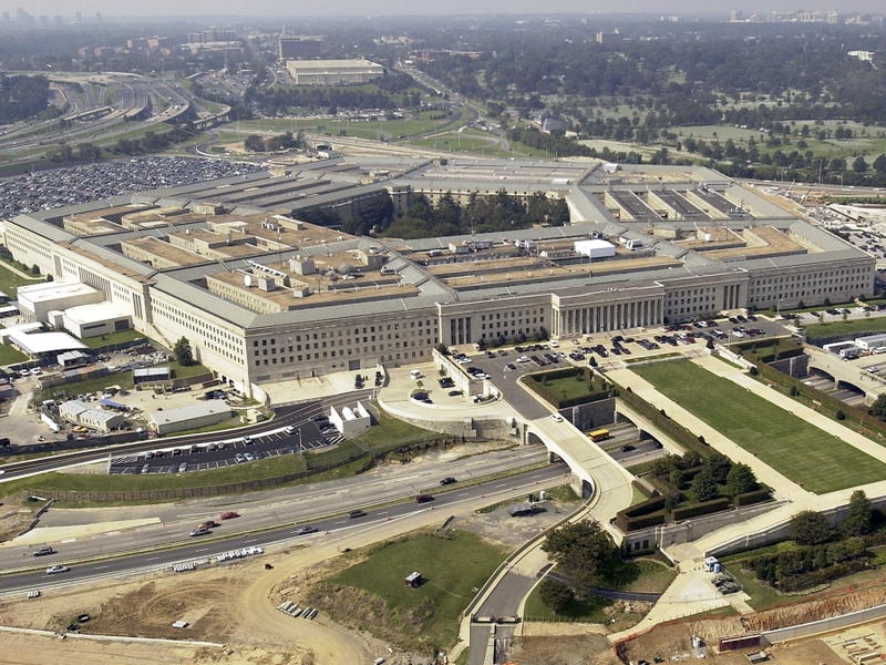 Pentagon - Shootout outside Metro station