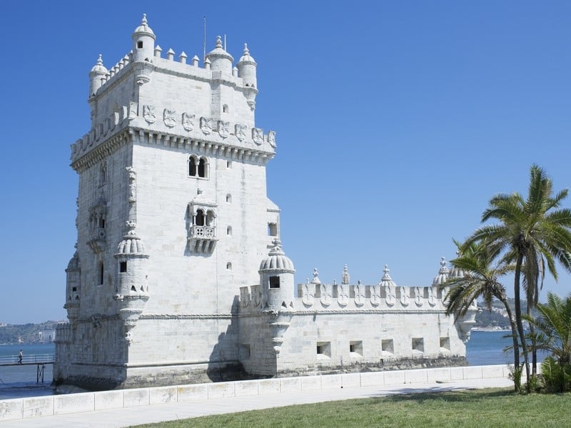 Portugal - Aiming to cut deficit to 4.6% of GDP