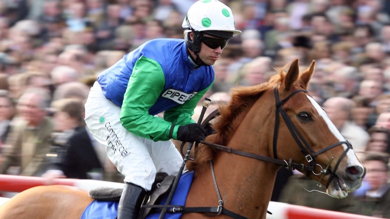 Timmy Murphy faces a spartan regime this week as his mount Swing Bowler has been allotted just 10st 1lb for the Betfair Hurdle