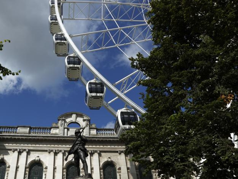 Belfast - Big Wheel on the grounds of City Hall