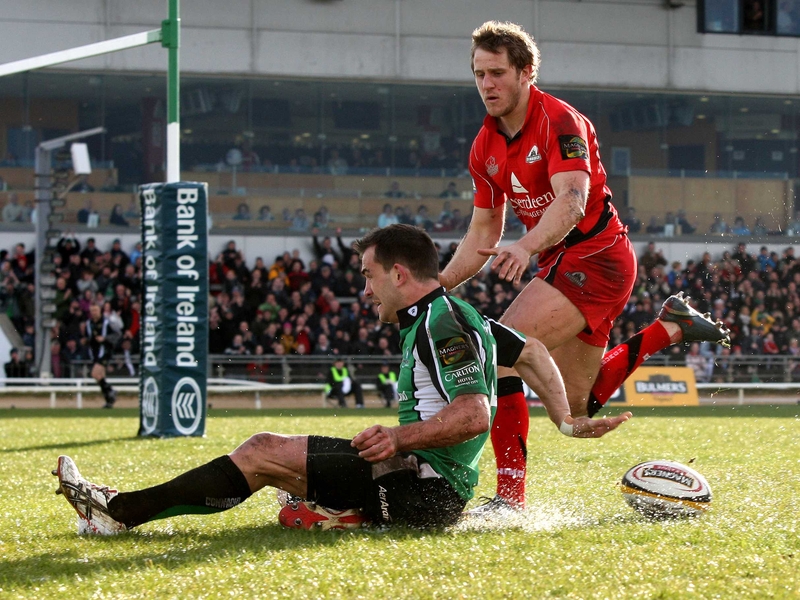 Aidan Wynne scoring the opening Connacht try at the Sportsground