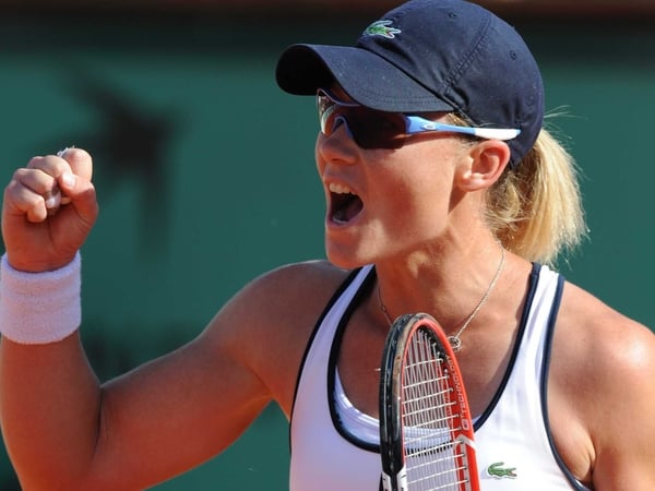 Stosur shocks Serena Williams