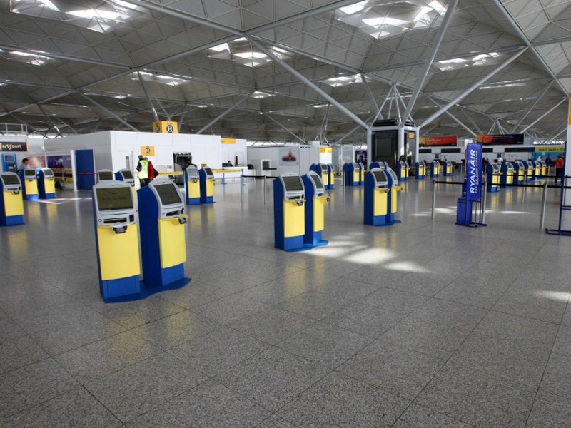 Empty airports - Some airlines may sue, experts say