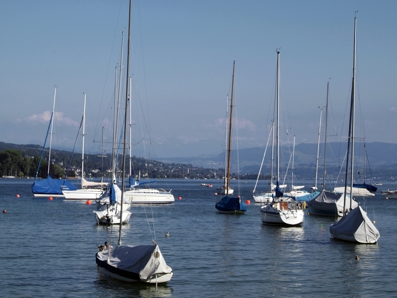 Lake Zurich - Urns found by police