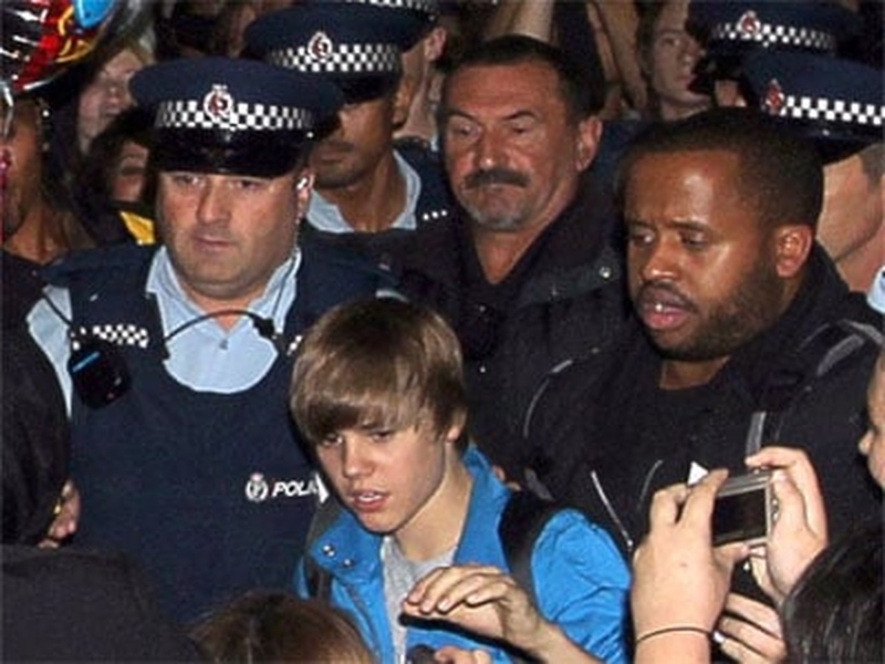 Justin Bieber - frenzied arrival in New Zealand