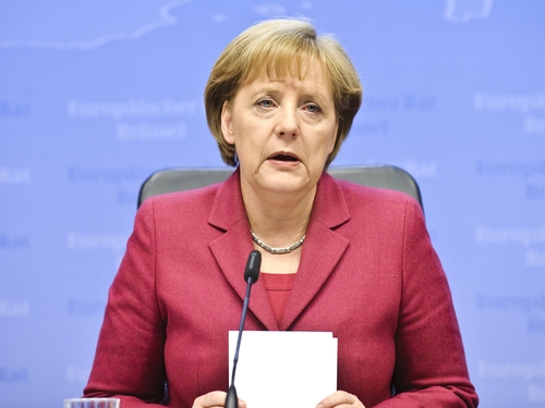 Angela Merkel - Stabilising the euro is priority
