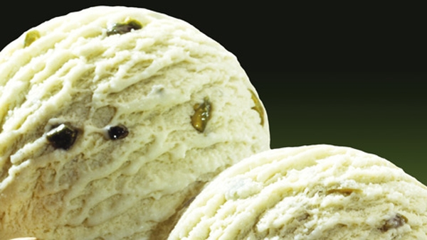 Lime ice cream with cajeta